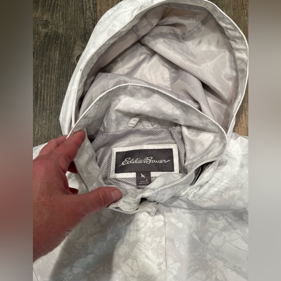 Eddie Bauer white & gray women hooded windbreaker jacket size small. - Picture 2 of 9